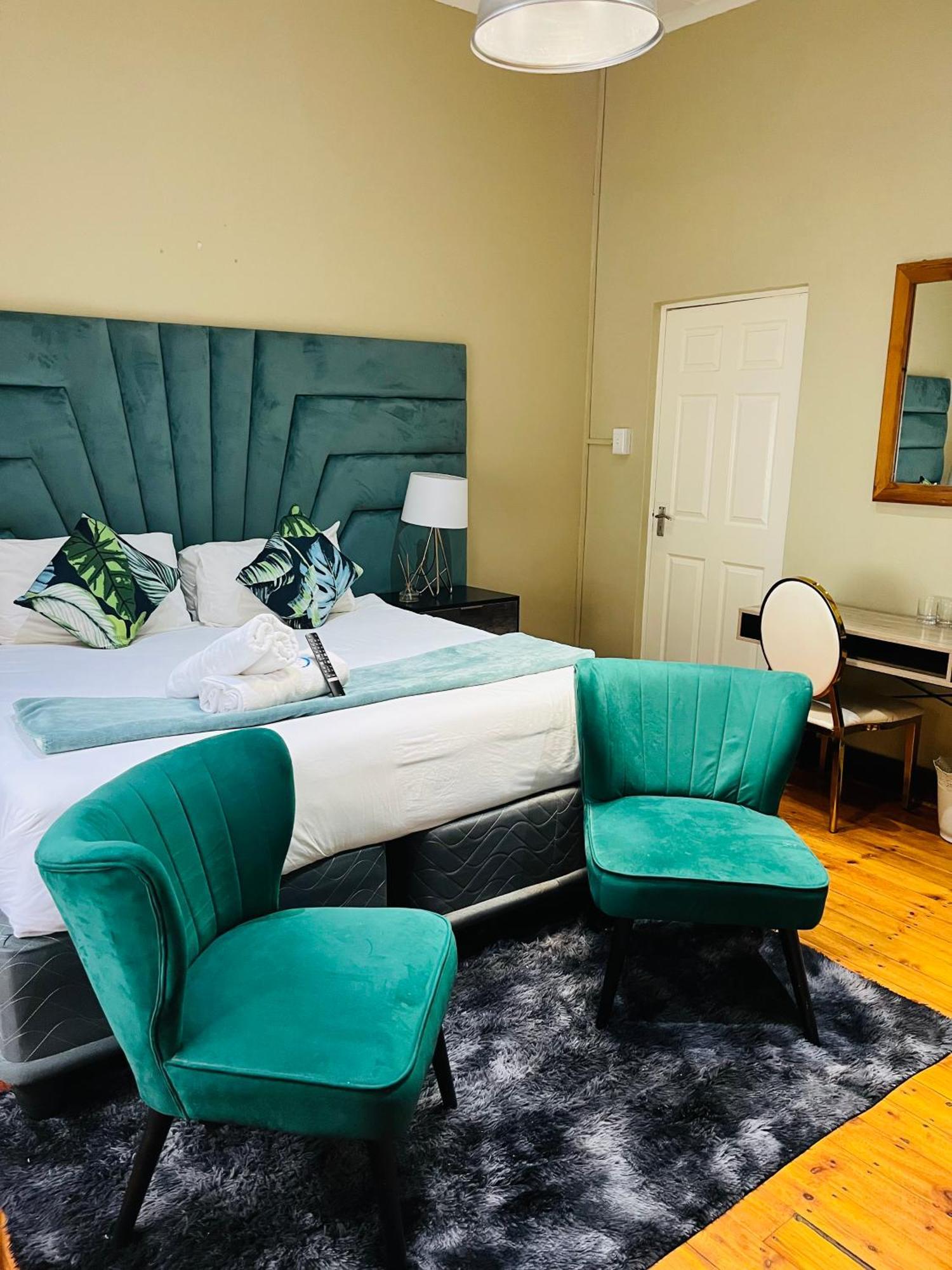 St Eve & Bed & Breakfast *